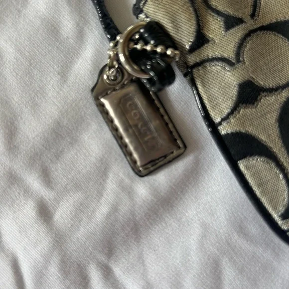 Coach Poppy Black and Grey Signature Wristlet - Picture 3 of 12